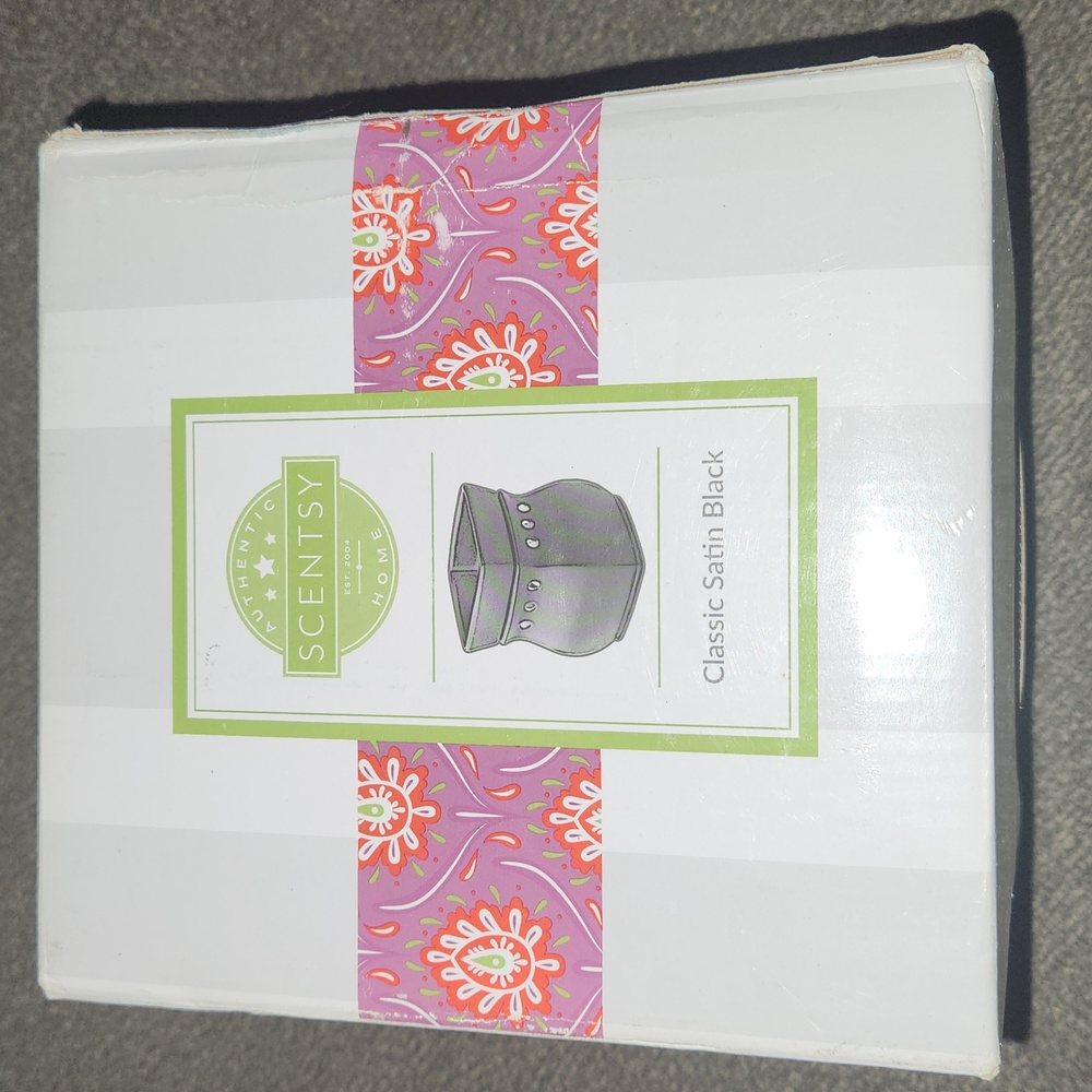 NIB Scentsy Classic Satin Black Electric Wax Warmer Never Used